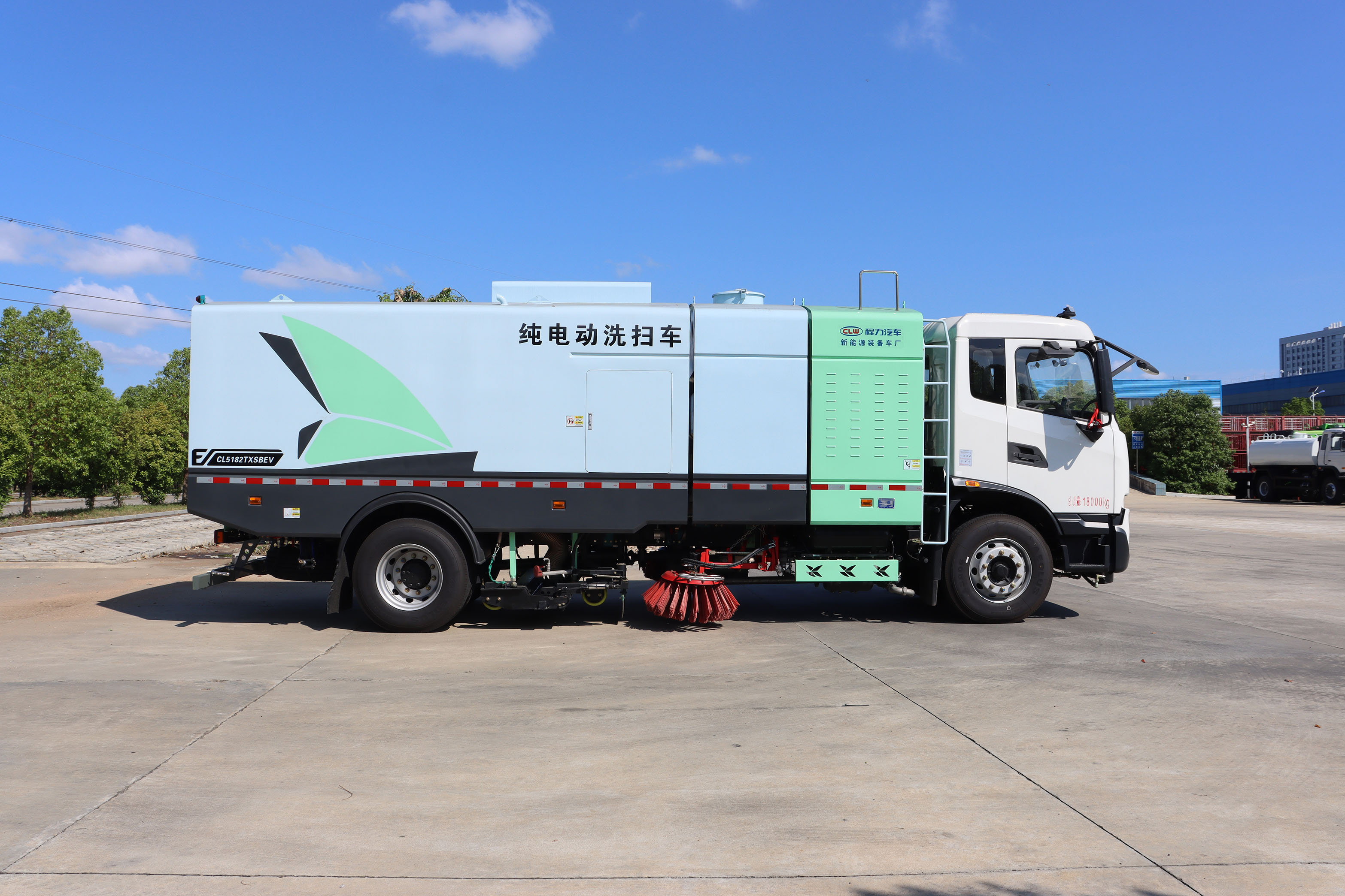 東風(fēng)天錦15方純電動(dòng)高端洗掃車(chē)圖片3