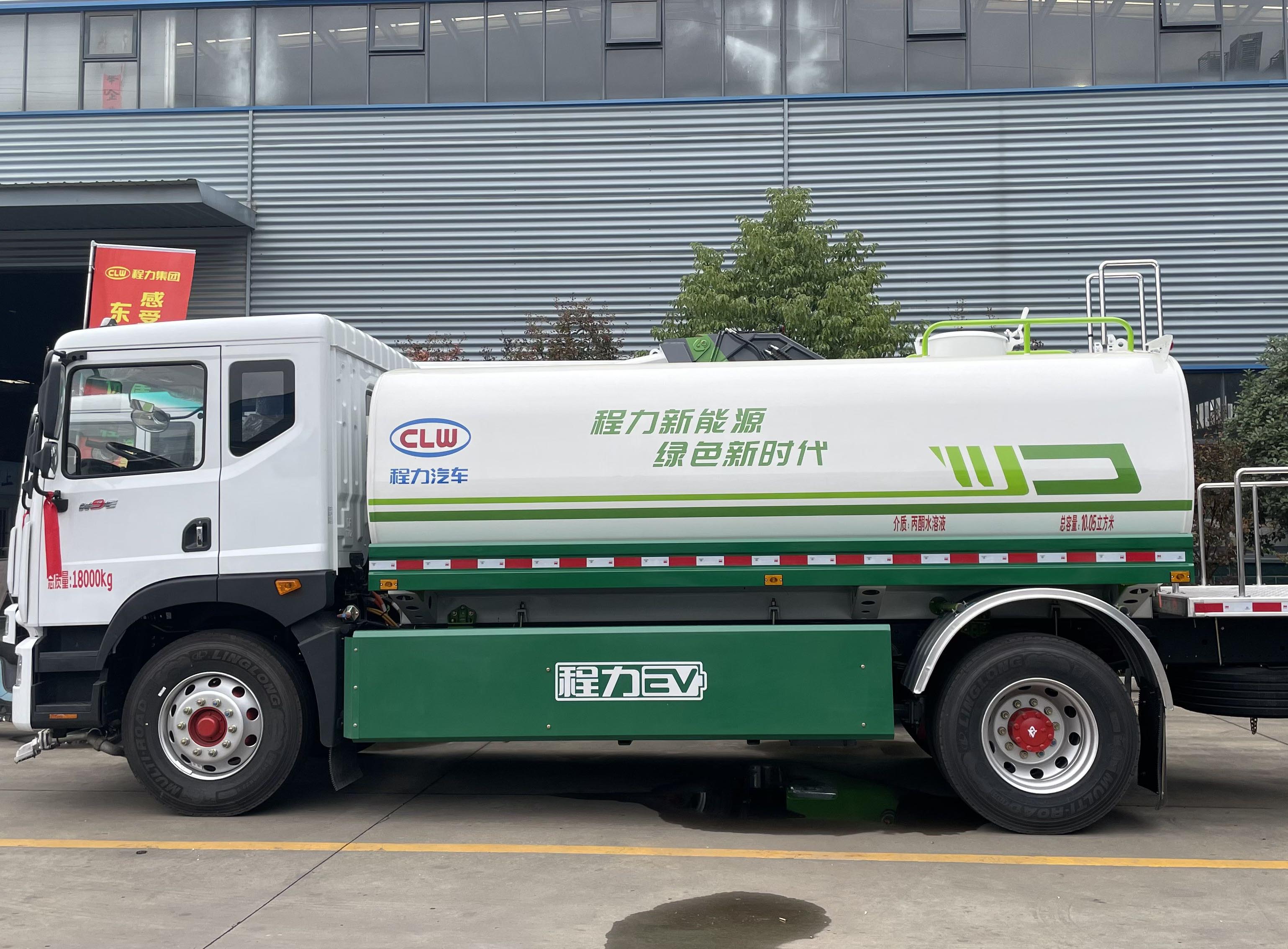 東風(fēng)凱普特12方純電動(dòng)綠化噴灑車(chē)圖片3