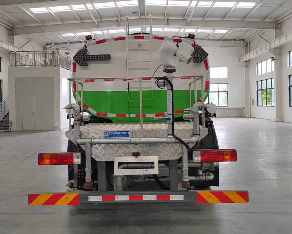 FAW解放11方純電動(dòng)綠化噴灑車圖片2