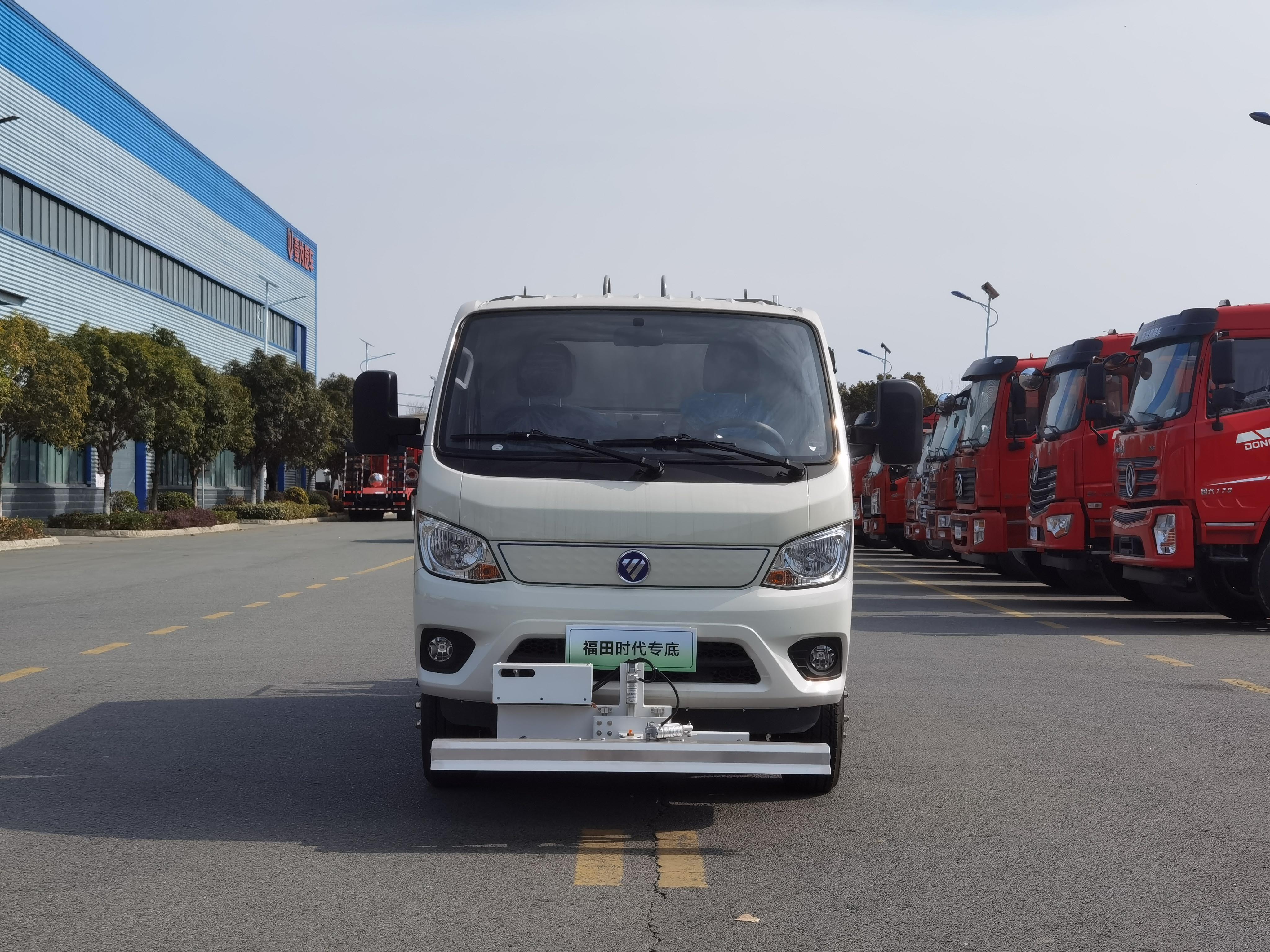 福田祥菱M2純電動3方路面清洗車圖片2